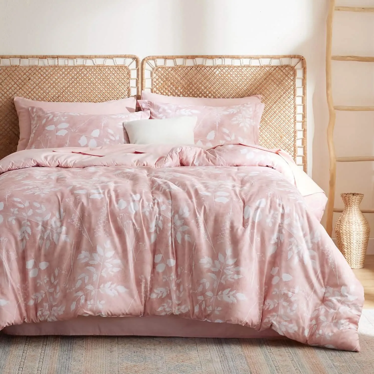 Bedsure Elegant Floral Comforter Sets